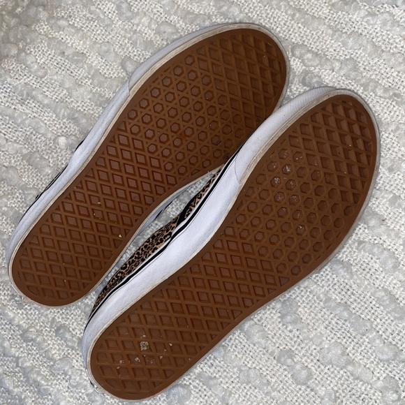 VANS Classic Slip-On, in Leopard - Picture 3 of 5